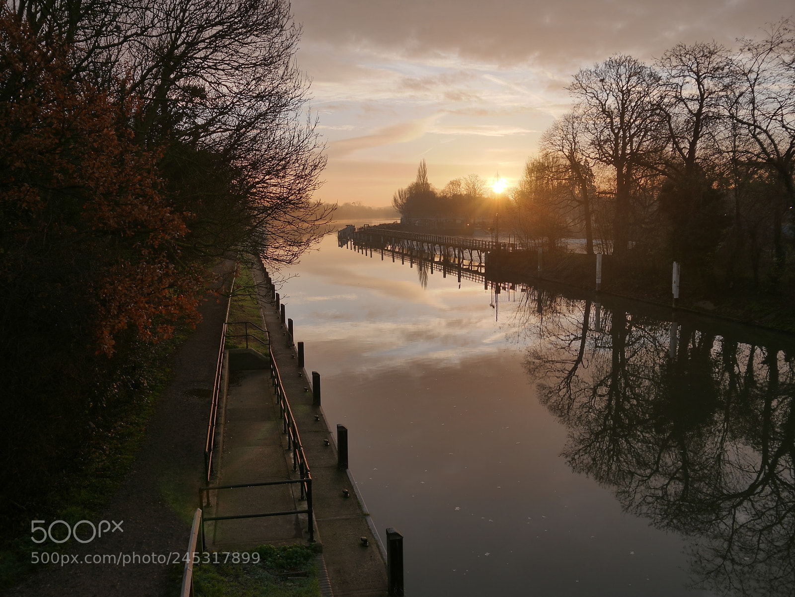 Panasonic Lumix DMC-GX7 sample photo. Sunrise over the thames photography