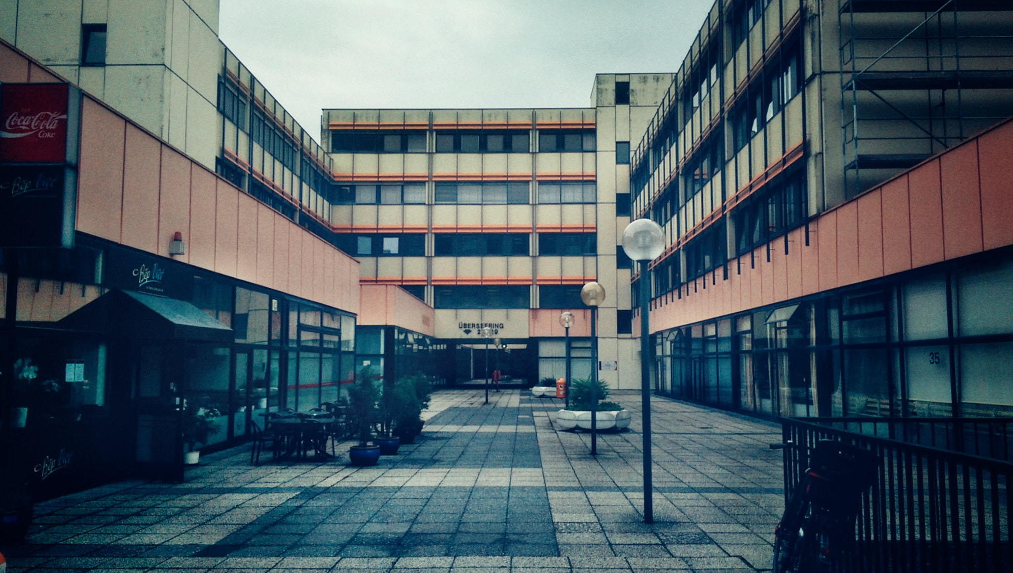 HTC ONE M8 sample photo. Überseering city nord photography