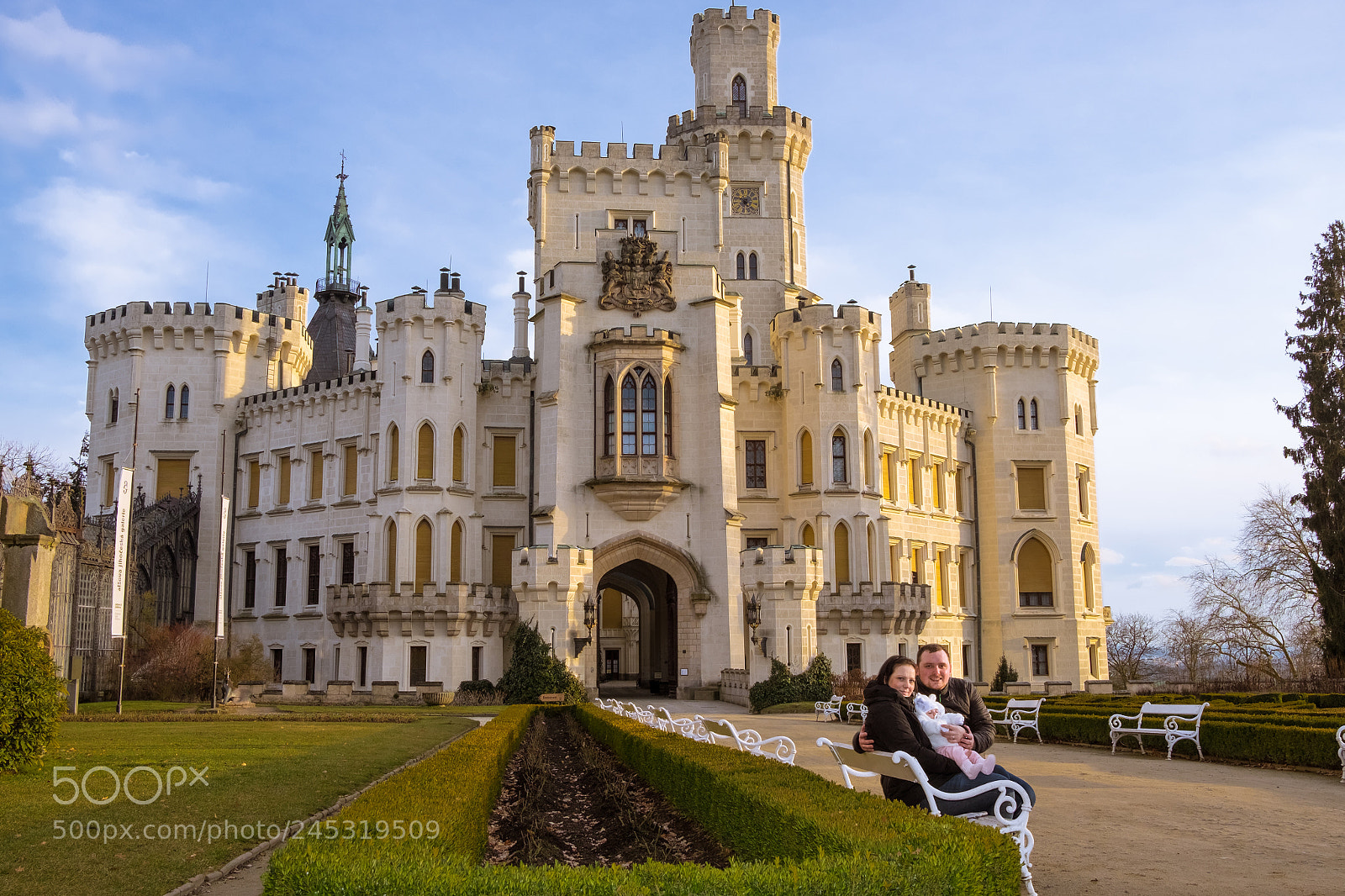 Fujifilm X-T10 sample photo. Family at hluboká castle photography