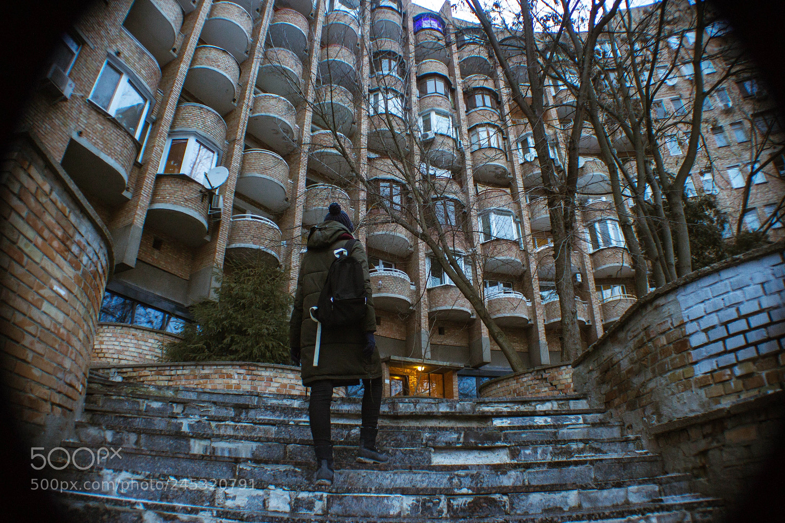 Canon EOS 650D (EOS Rebel T4i / EOS Kiss X6i) sample photo. People with architecture photography