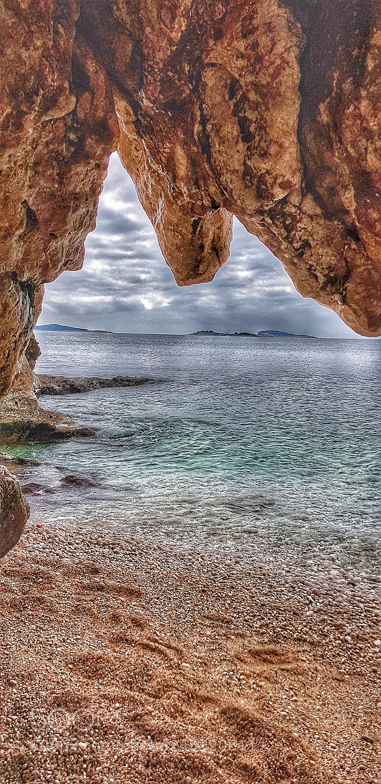 Samsung Galaxy S8+ sample photo. Cave photography