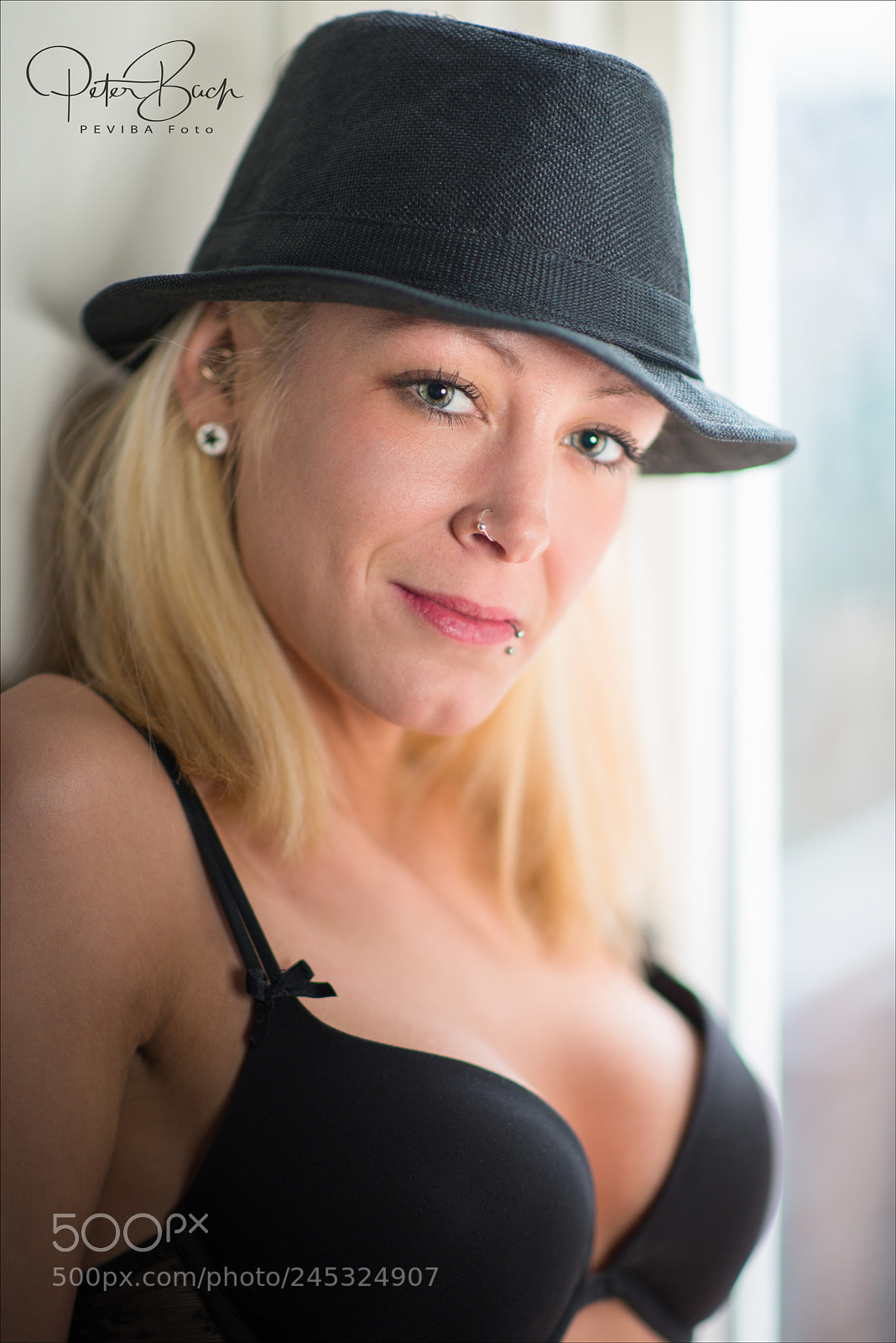 Nikon D800 sample photo. Girl with hat in photography