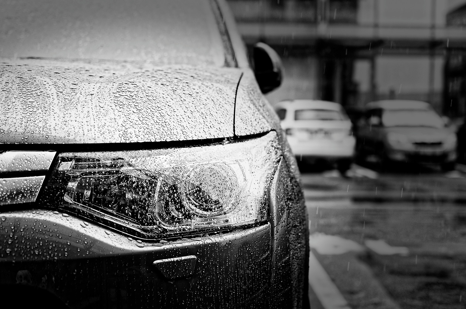 Nikon D3000 + Nikon AF-S DX Nikkor 35mm F1.8G sample photo. Rain in town photography