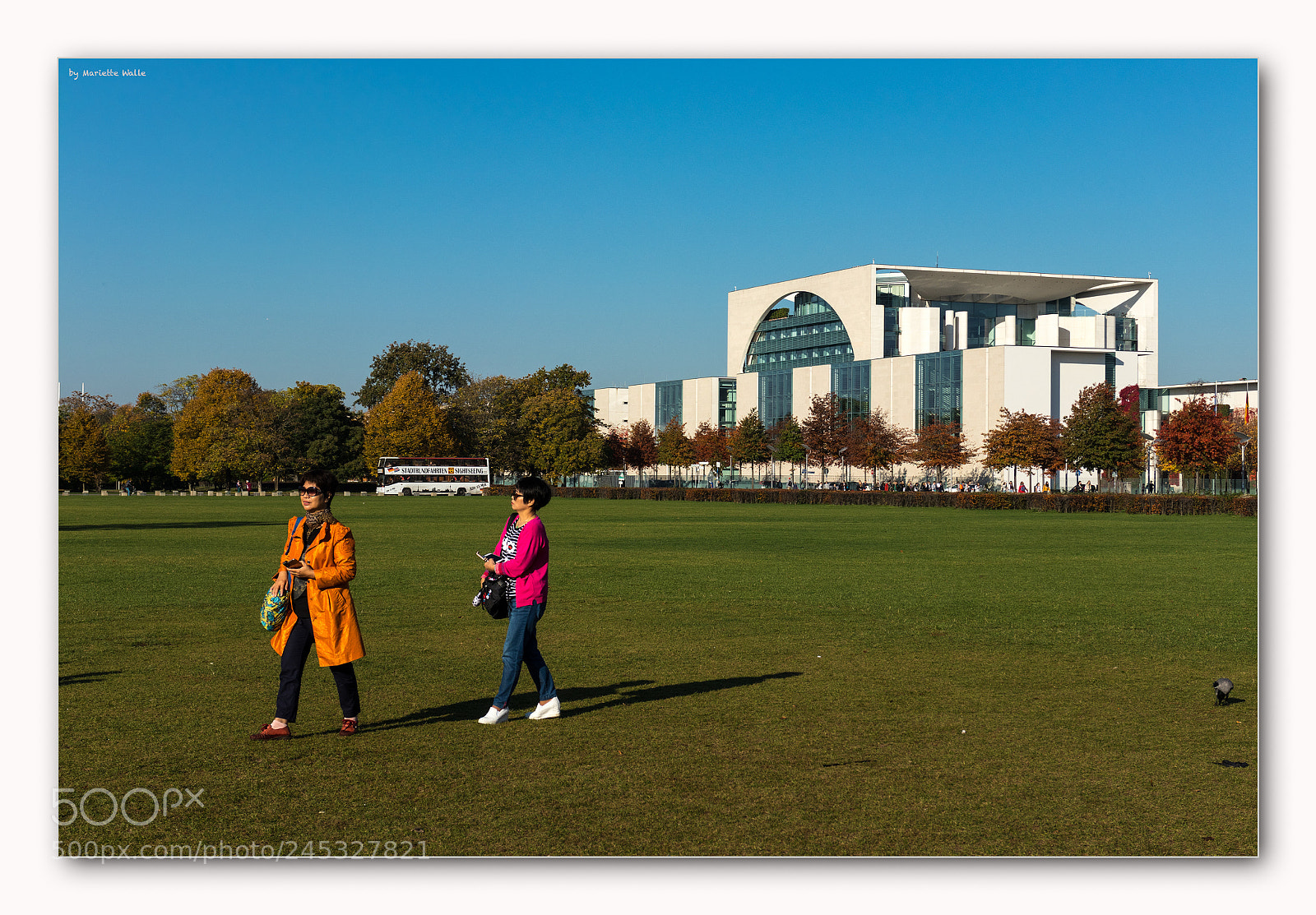 Canon EOS M5 sample photo. Tourists walking around the photography