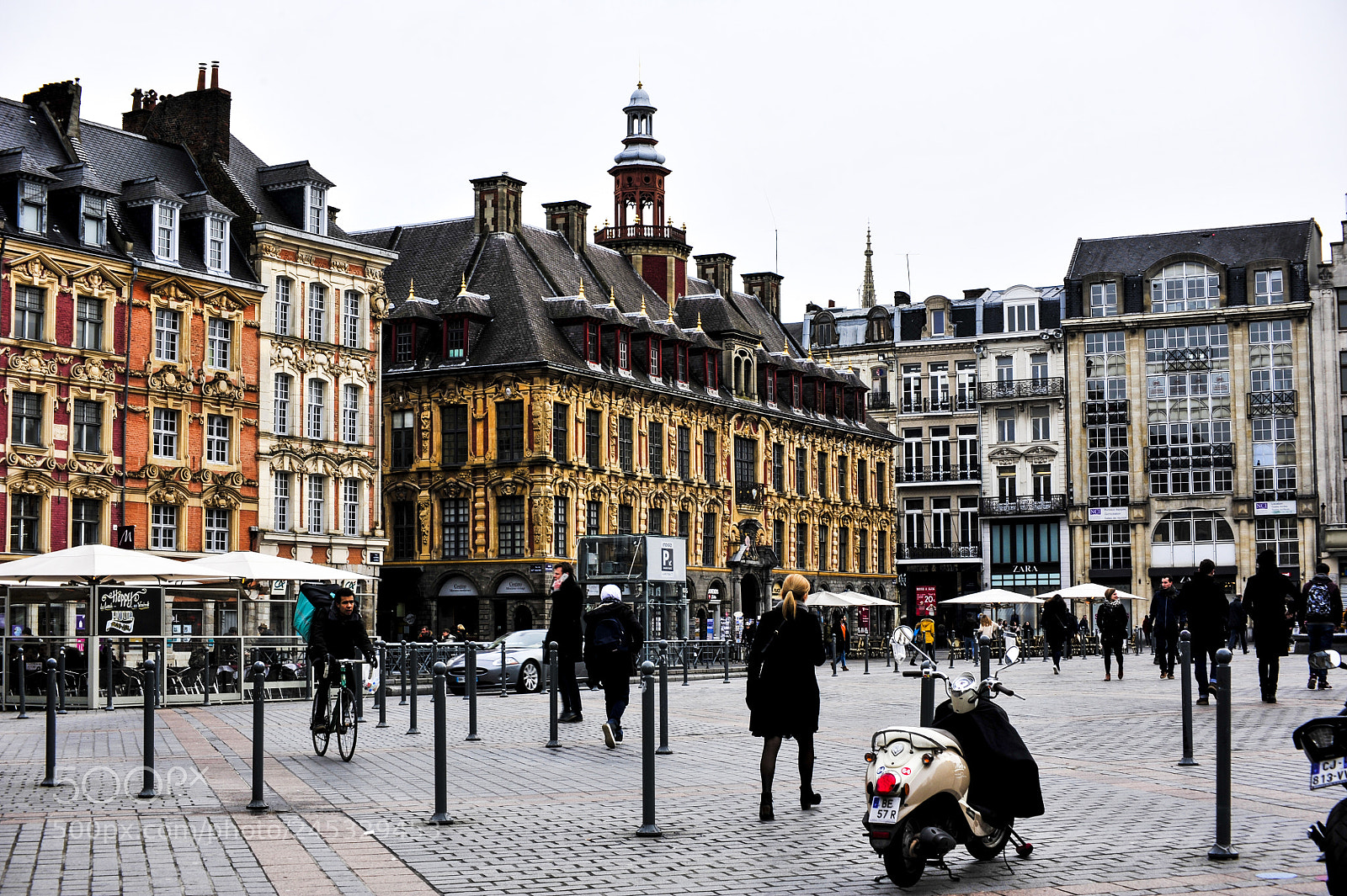 Nikon D700 sample photo. On the square photography