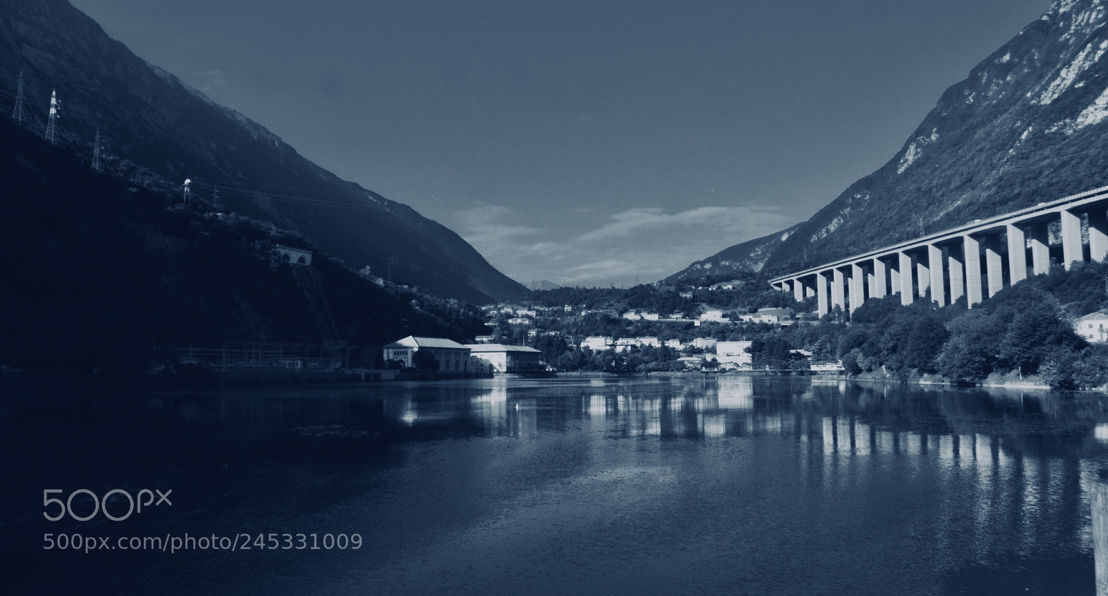 Panasonic Lumix DMC-FZ28 sample photo. Italian lake photography