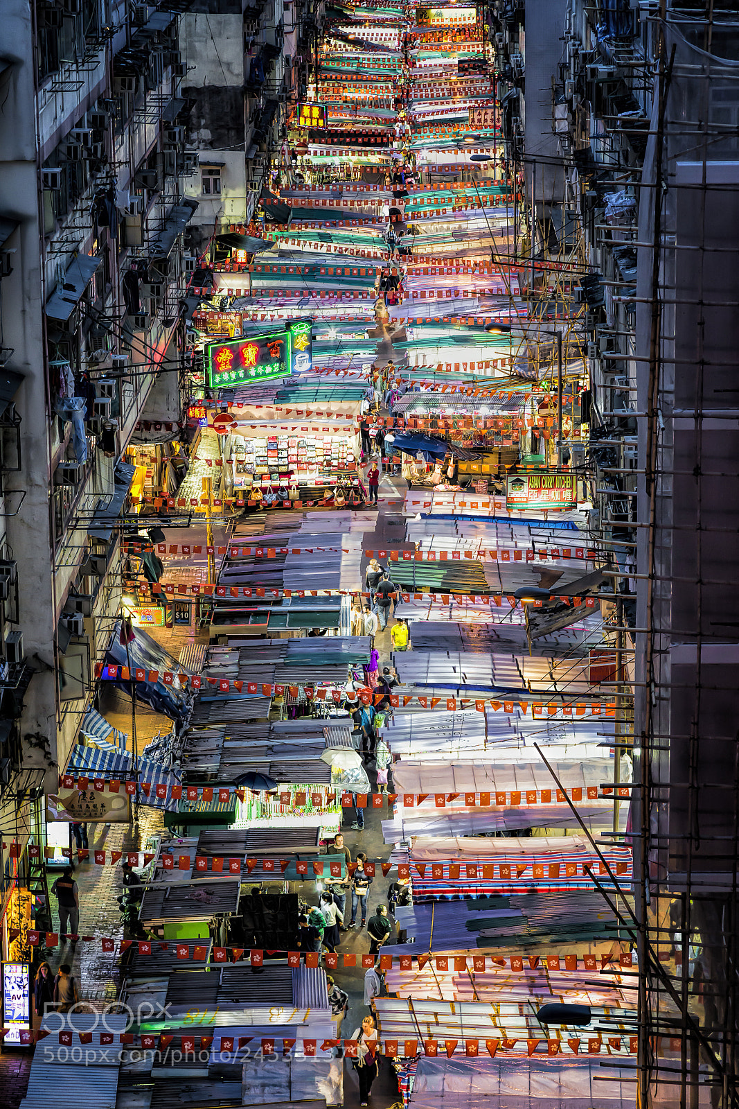 Canon EOS-1D X sample photo. The night market photography