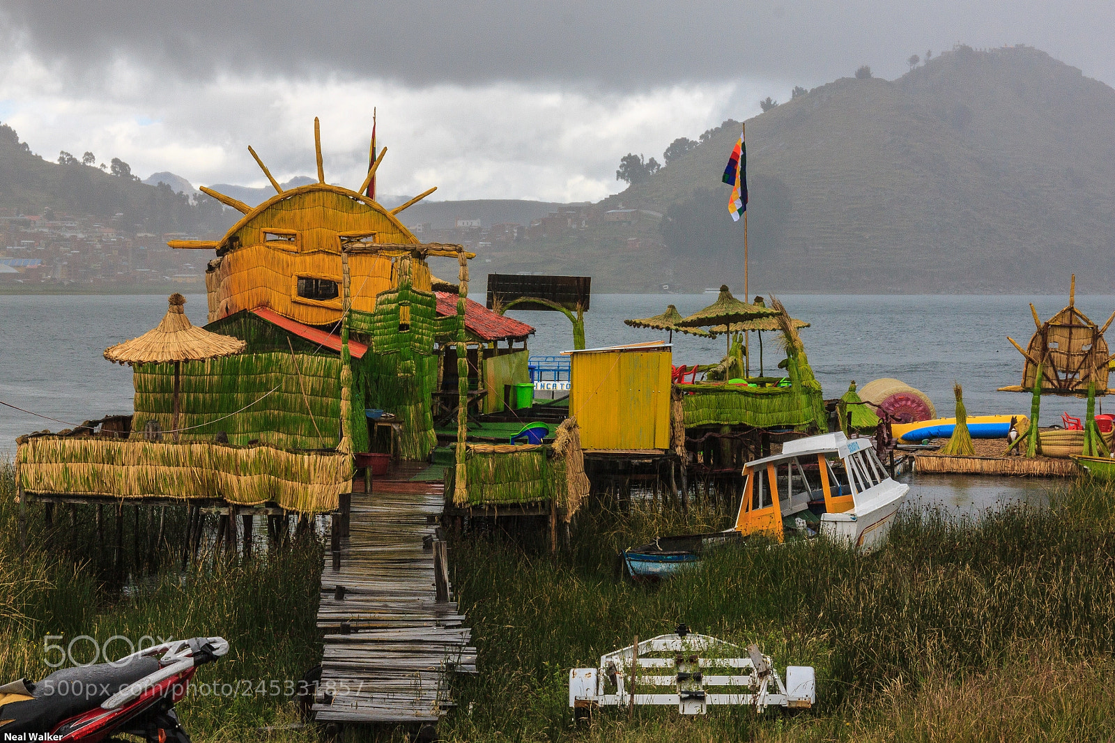 Canon EOS 500D (EOS Rebel T1i / EOS Kiss X3) sample photo. Beached floating island photography