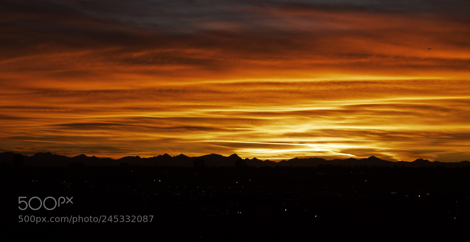 Canon EOS 1100D (EOS Rebel T3 / EOS Kiss X50) sample photo. City sunset photography