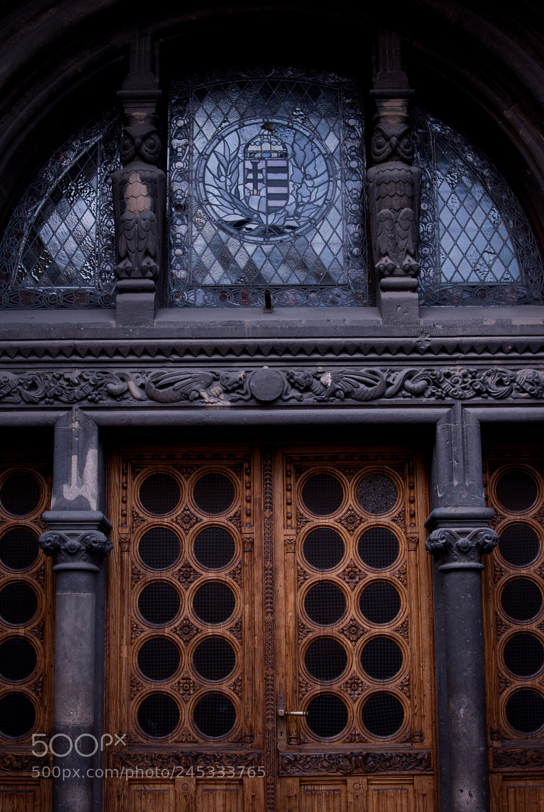 Nikon D200 sample photo. A very impressive door photography