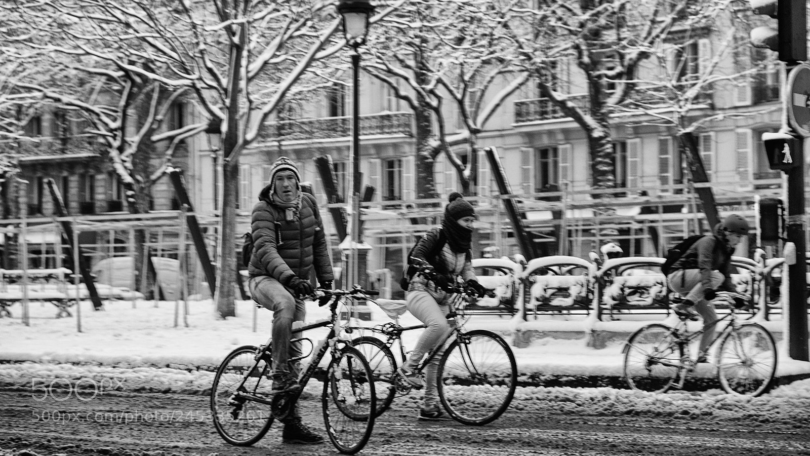 Fujifilm X-T1 sample photo. Paris snowy day hard photography