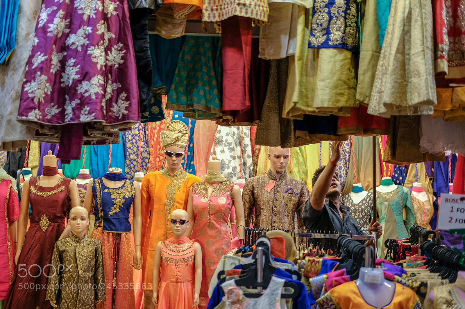 Fujifilm X-T2 sample photo. Sari merchant photography