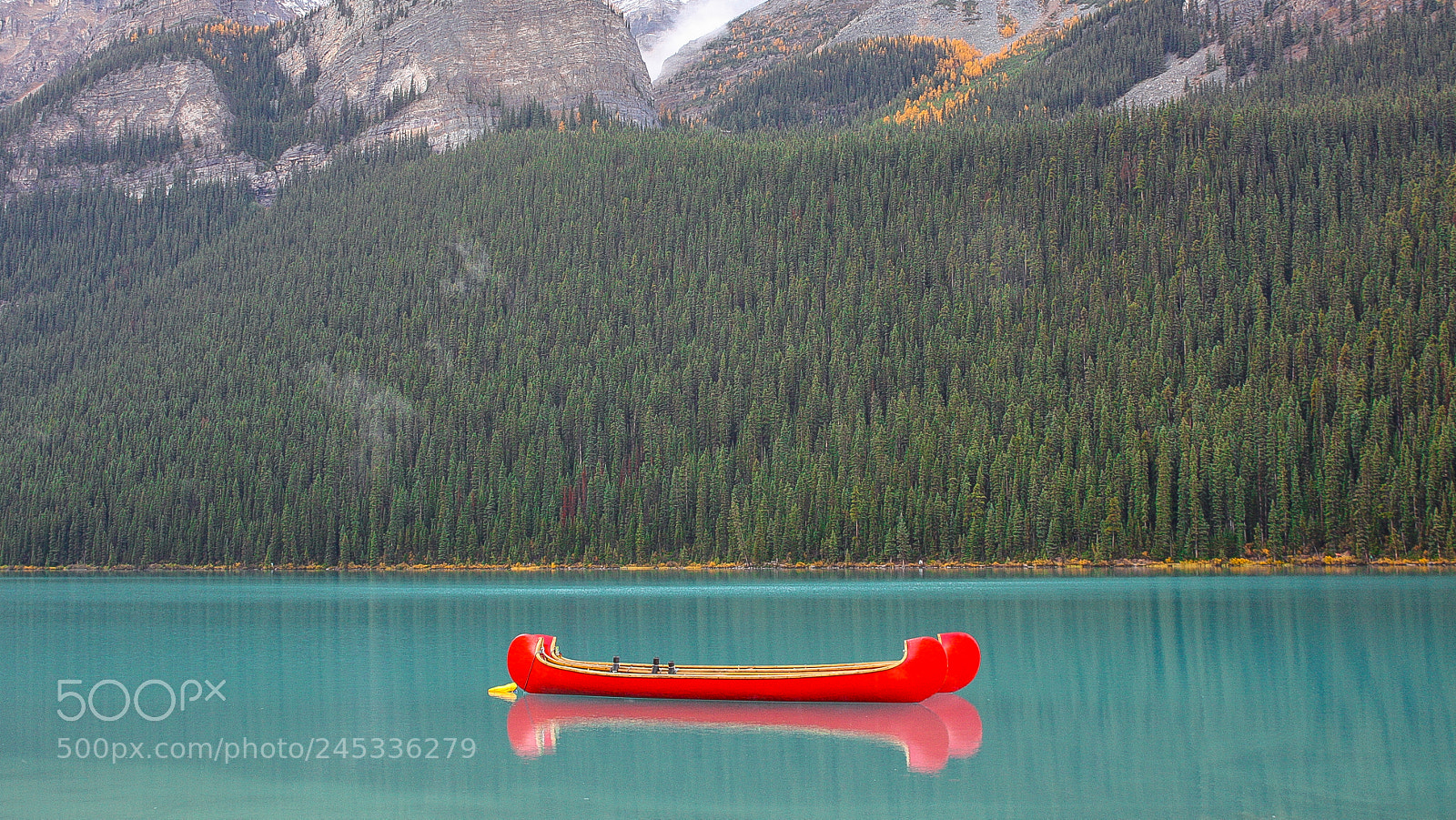 Canon EOS 450D (EOS Rebel XSi / EOS Kiss X2) sample photo. Two red canoes (encore) photography