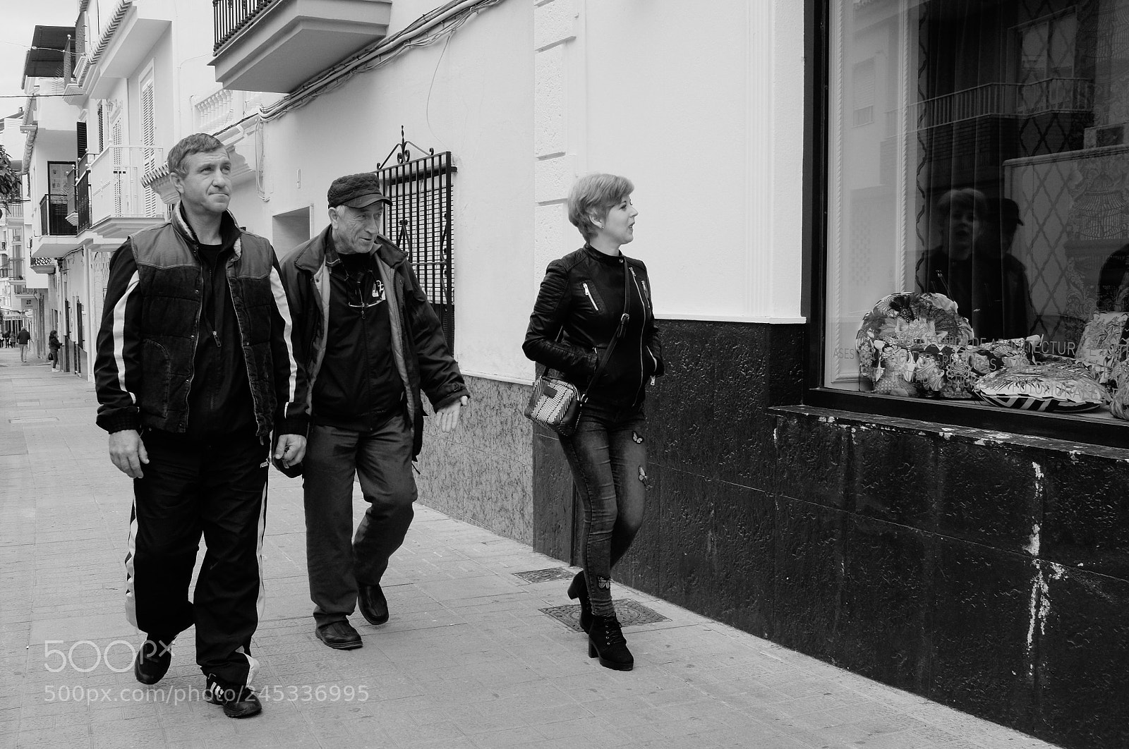 Fujifilm X100S sample photo. V lez-m laga street photography