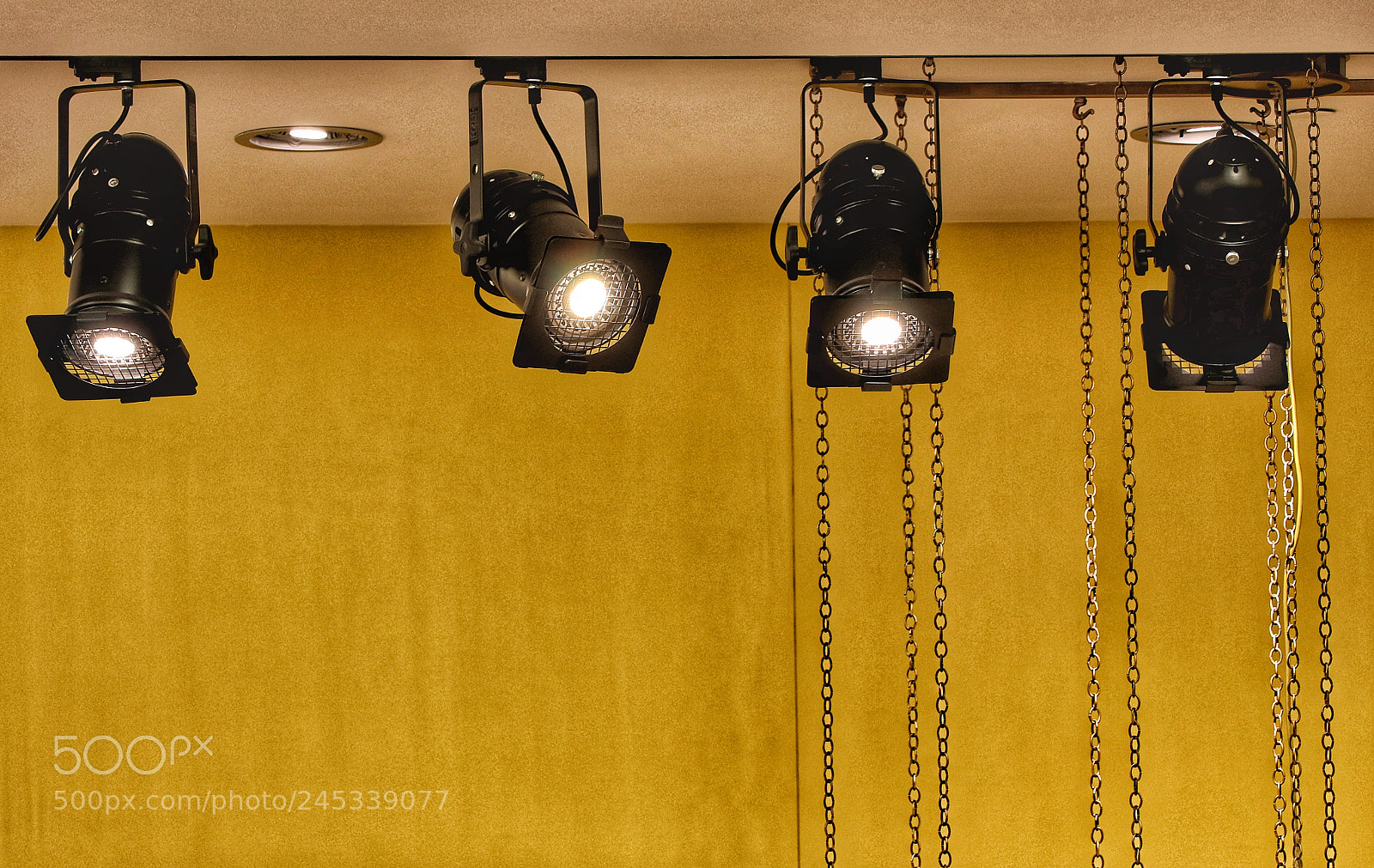 Canon EOS 77D (EOS 9000D / EOS 770D) sample photo. Lanterns photography