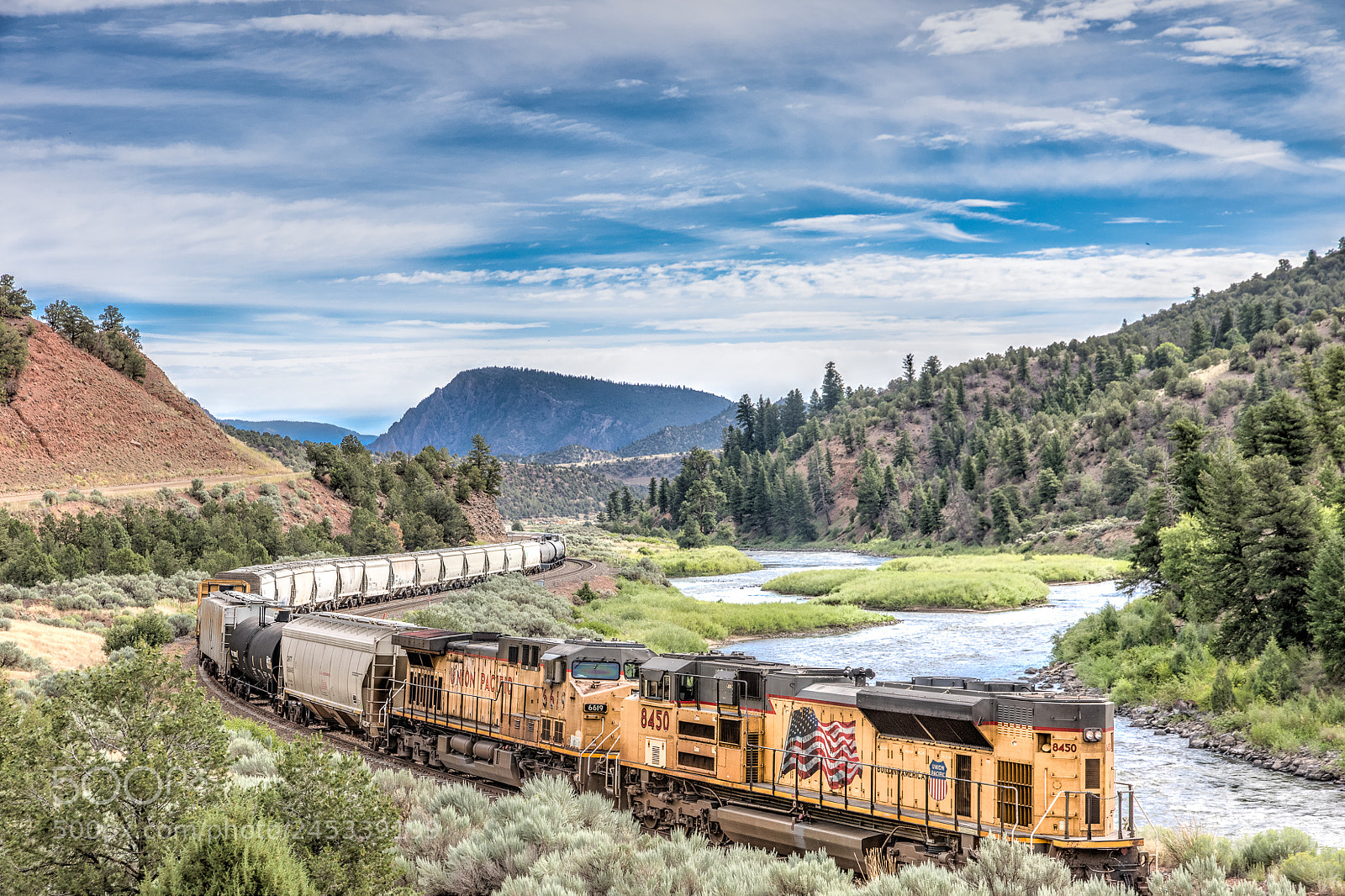 Canon EOS 7D Mark II sample photo. Union pacific train along photography