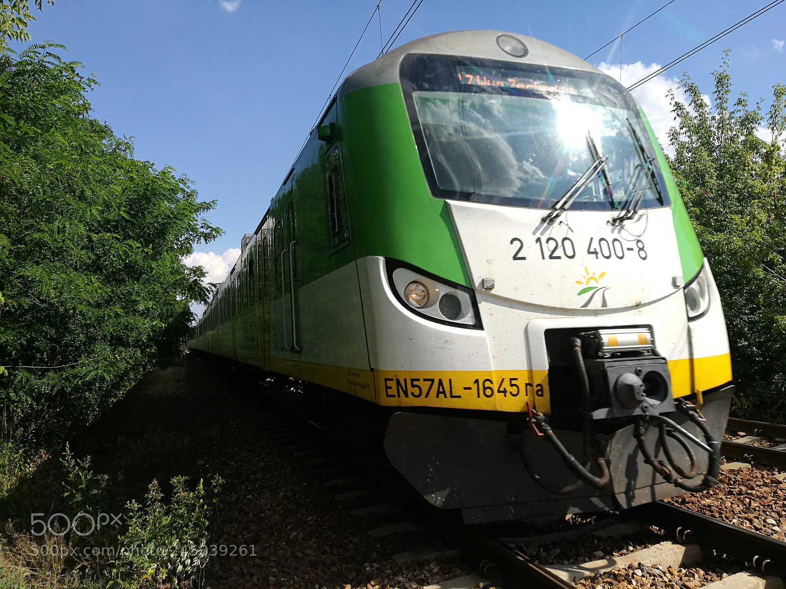HUAWEI P9 sample photo. Close train photography