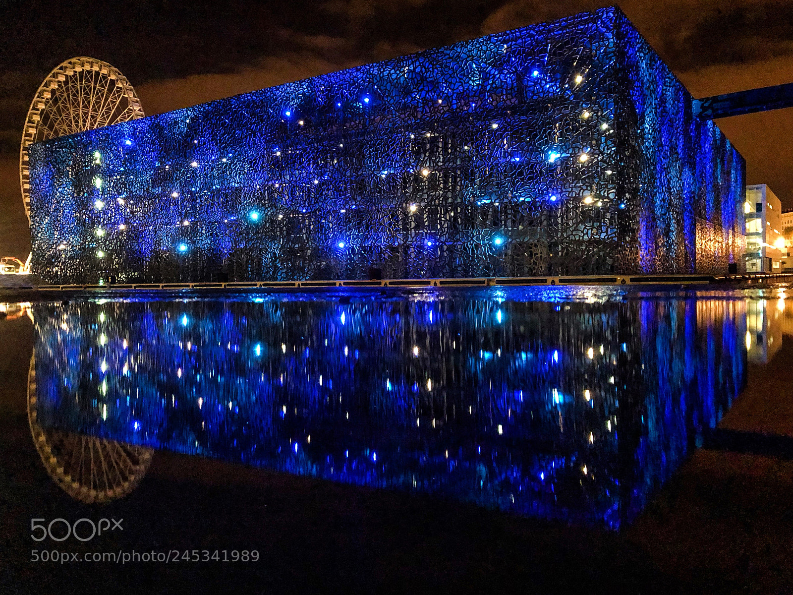 Apple iPhone 8 Plus sample photo. Bleue mucem photography