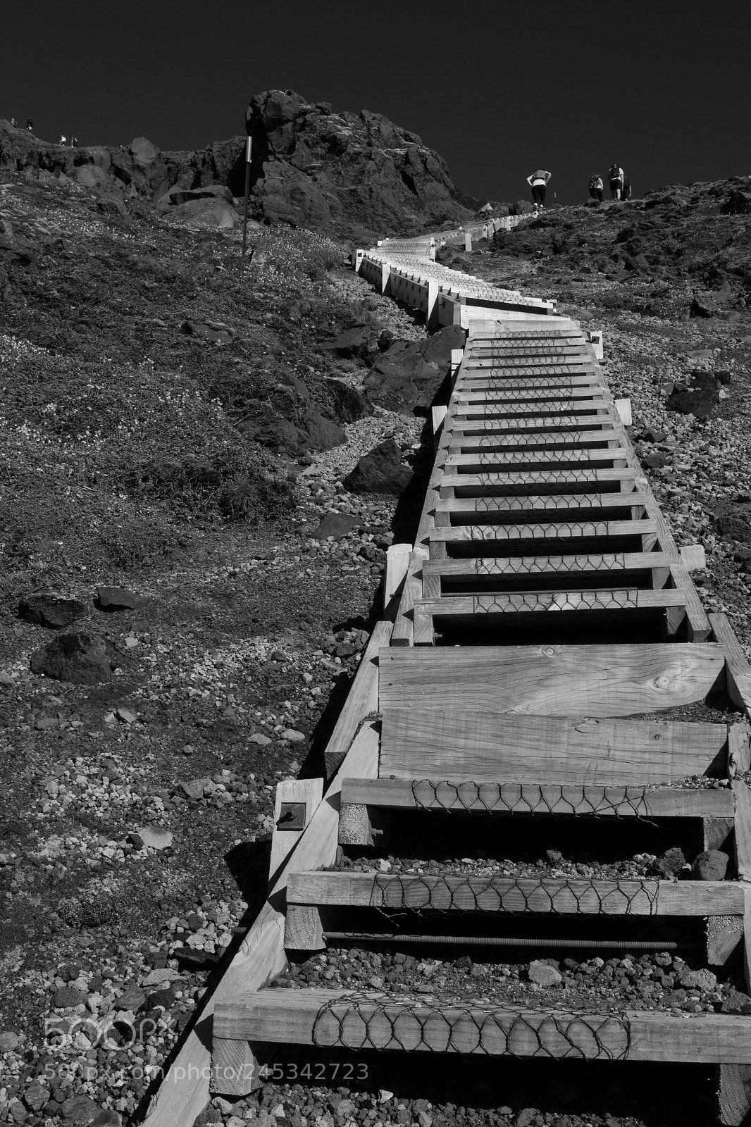 Canon EOS 1200D (EOS Rebel T5 / EOS Kiss X70 / EOS Hi) sample photo. Stairs to the summit photography