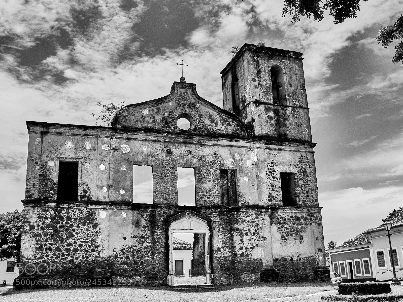 Panasonic DMC-FZ30 sample photo. Church ruins photography