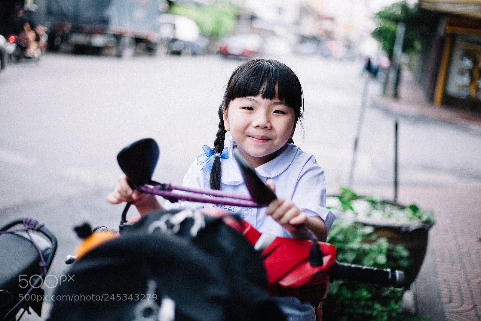 Canon EOS 5D sample photo. Little cute school girl photography
