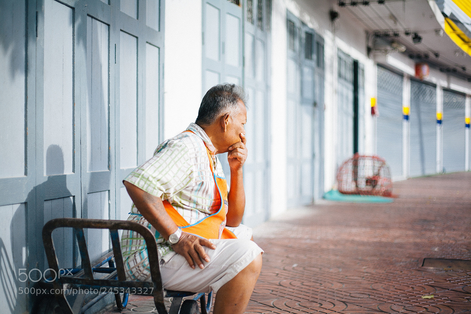 Canon EOS 5D sample photo. The old guy photography
