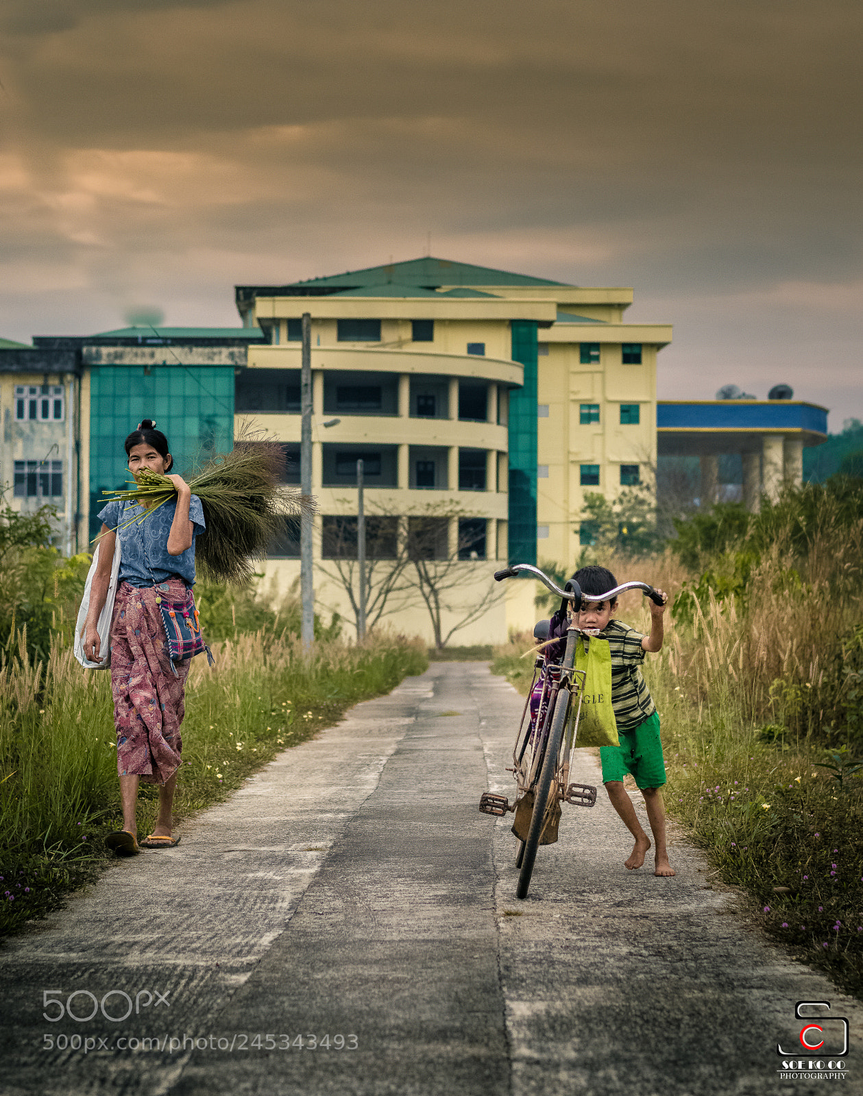 Nikon D5100 sample photo. Mother & son photography
