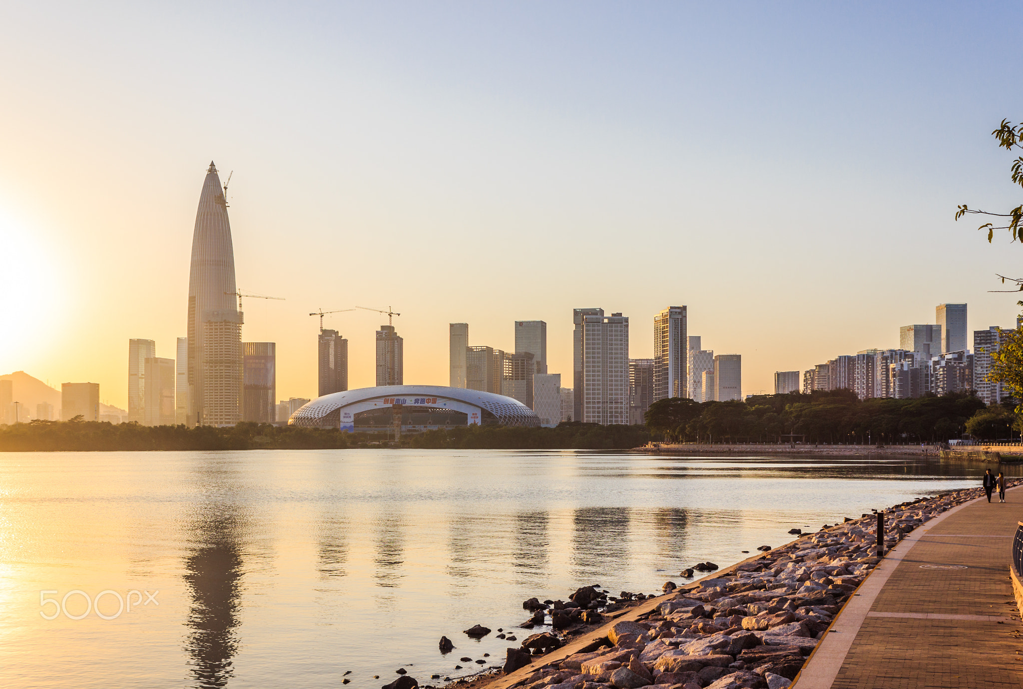 The twilight of the Gulf of Shenzhen skyline