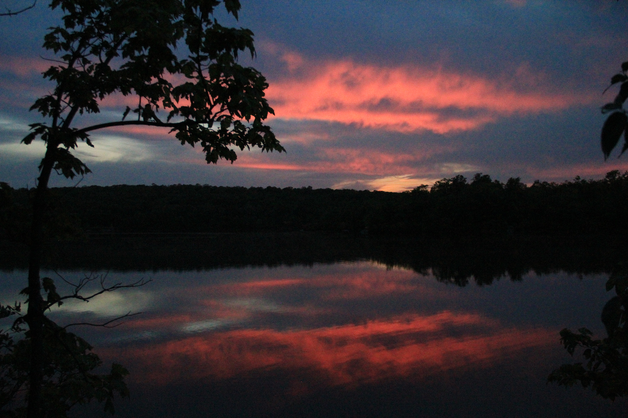 Canon EOS 550D (EOS Rebel T2i / EOS Kiss X4) sample photo. Lake sunset photography