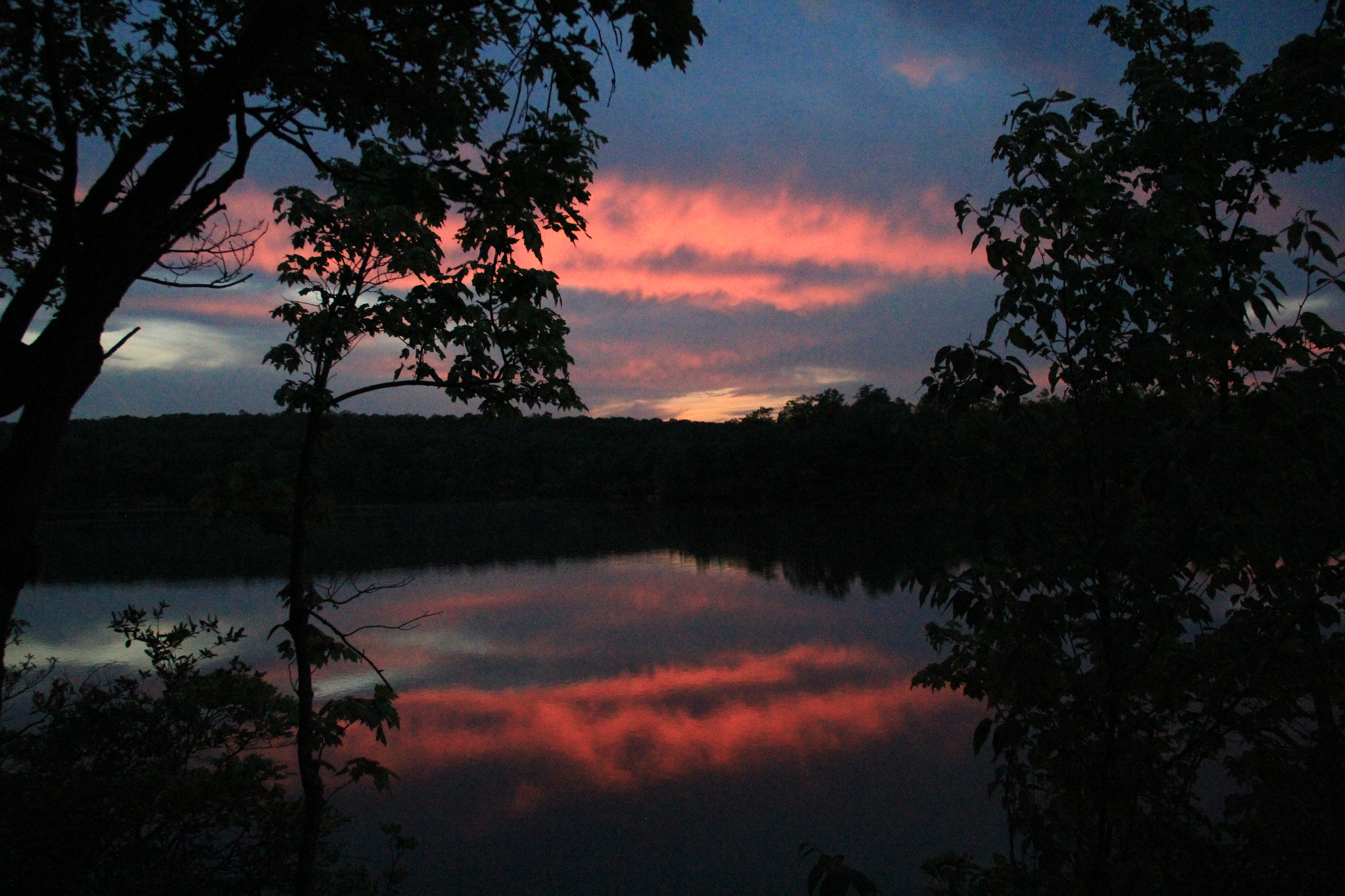 Canon EOS 550D (EOS Rebel T2i / EOS Kiss X4) sample photo. Lake sunset photography