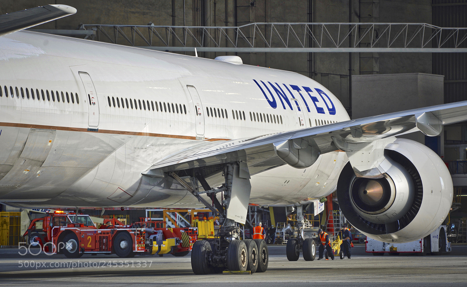 Sony a7R III sample photo. United airlines 2017 boeing photography