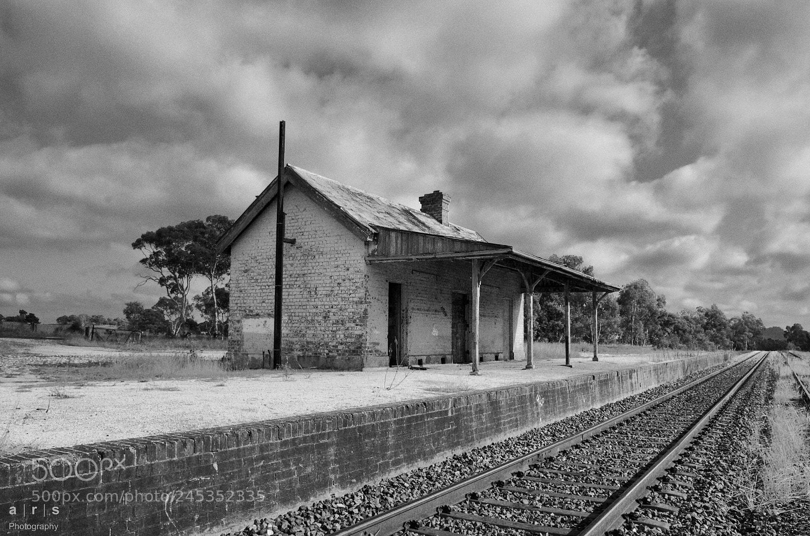 Nikon D5100 sample photo. Cullen bullen station (disused) photography