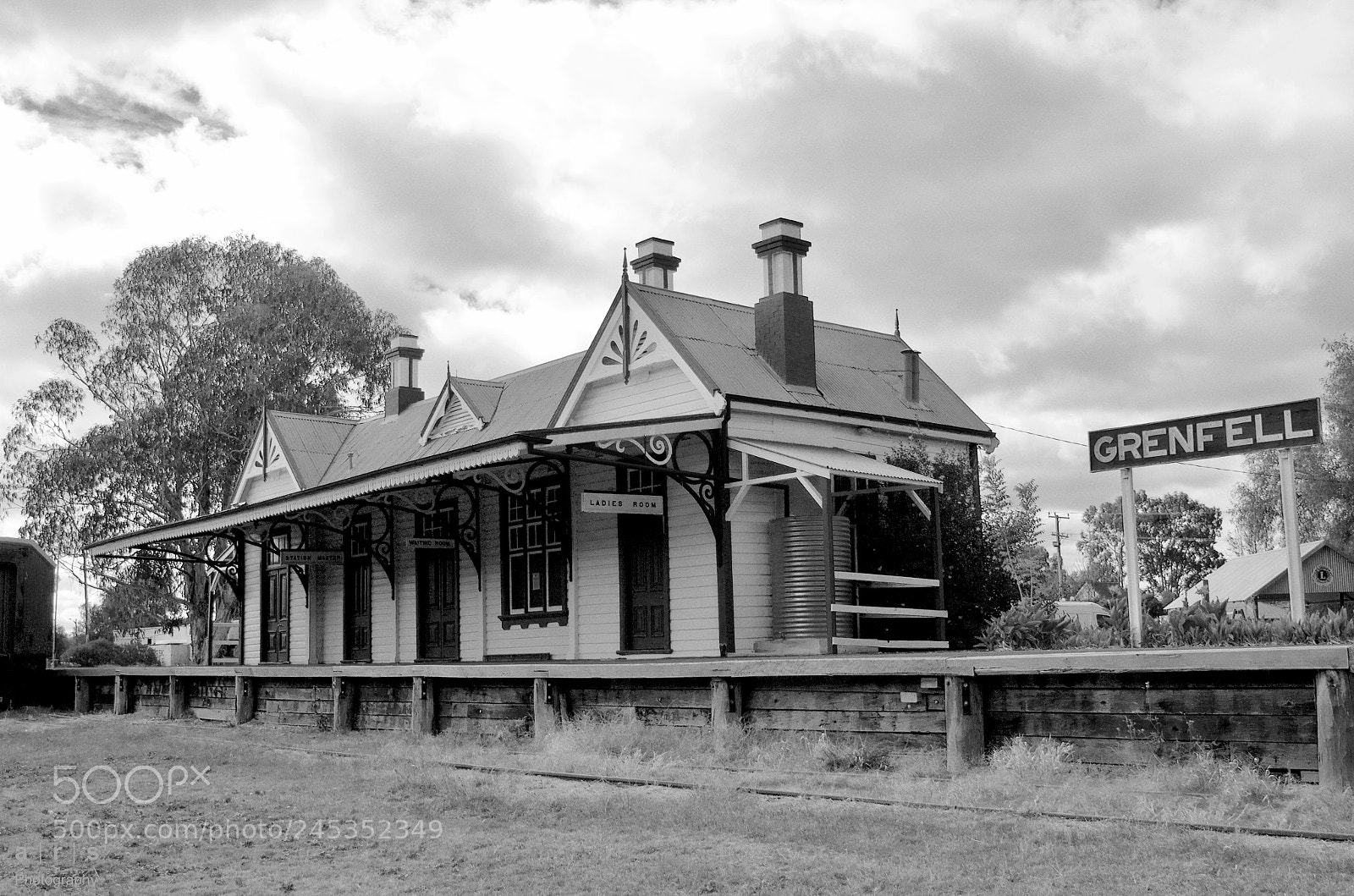 Nikon D5100 sample photo. Grenfell station photography