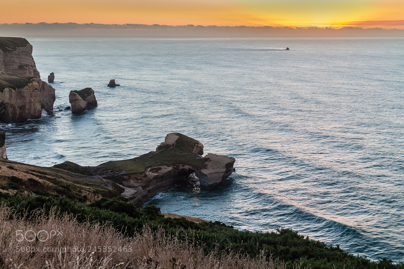 Canon EOS 60D sample photo. Tunnel beach dawn photography