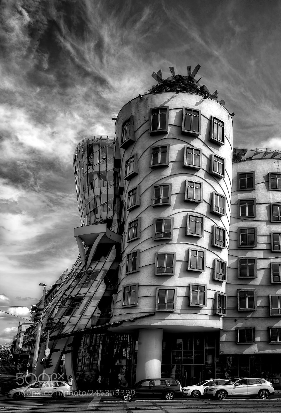 Sony a7R II sample photo. The dancing house photography