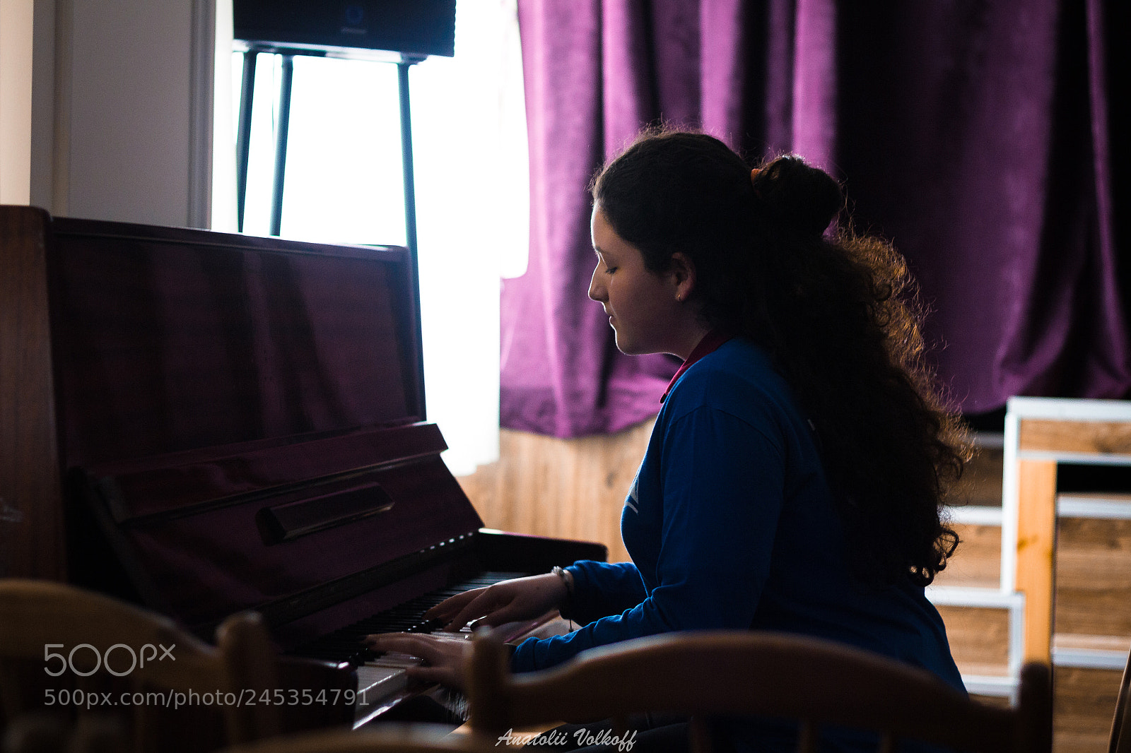 Canon EOS 650D (EOS Rebel T4i / EOS Kiss X6i) sample photo. Piano girl photography