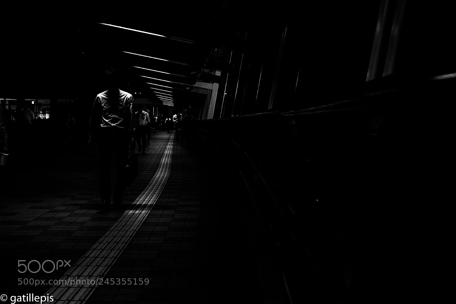 Fujifilm X-T1 sample photo. Kawasaki eki photography