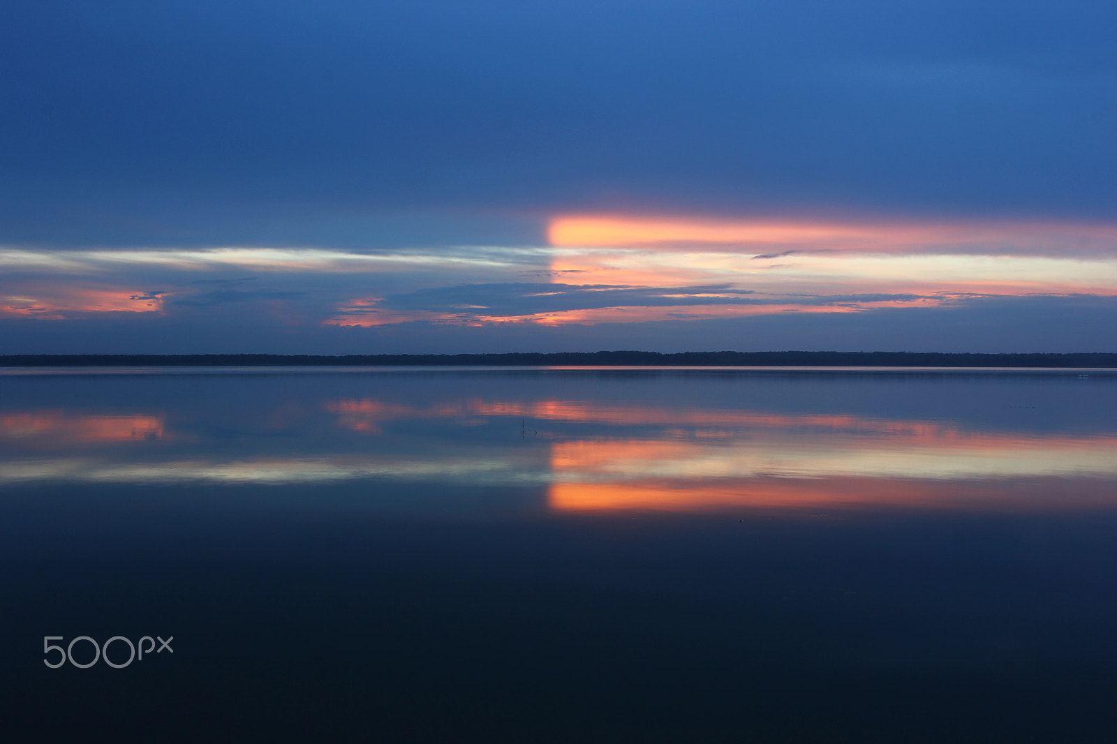 Canon EOS 550D (EOS Rebel T2i / EOS Kiss X4) sample photo. Splitted skies photography