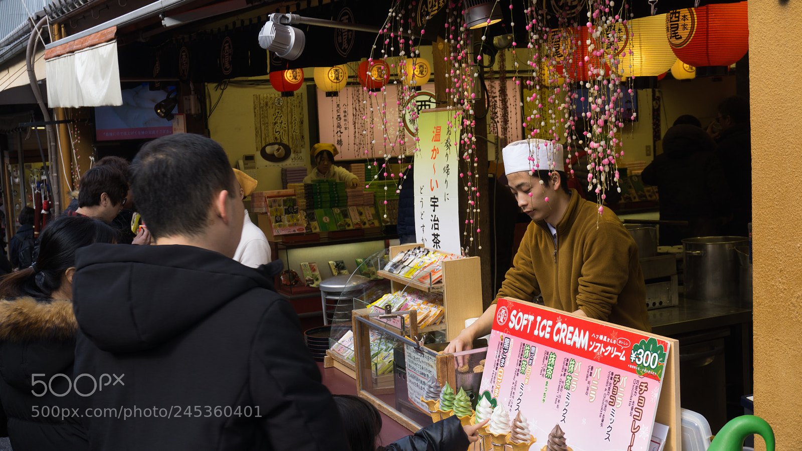 Sony a6000 sample photo. Food store staff photography