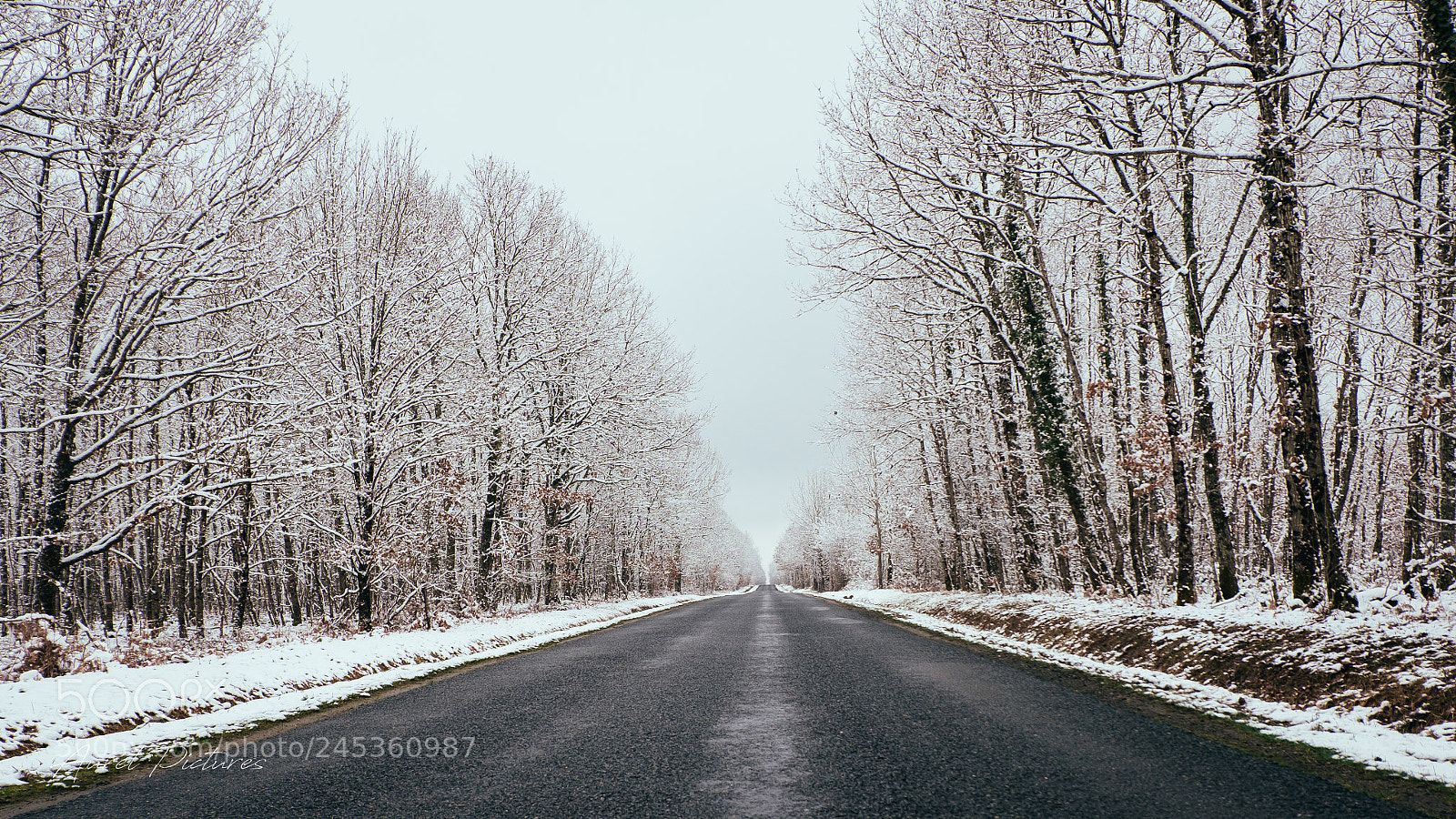 Fujifilm X-T20 sample photo. Exceptionnal snow in center photography