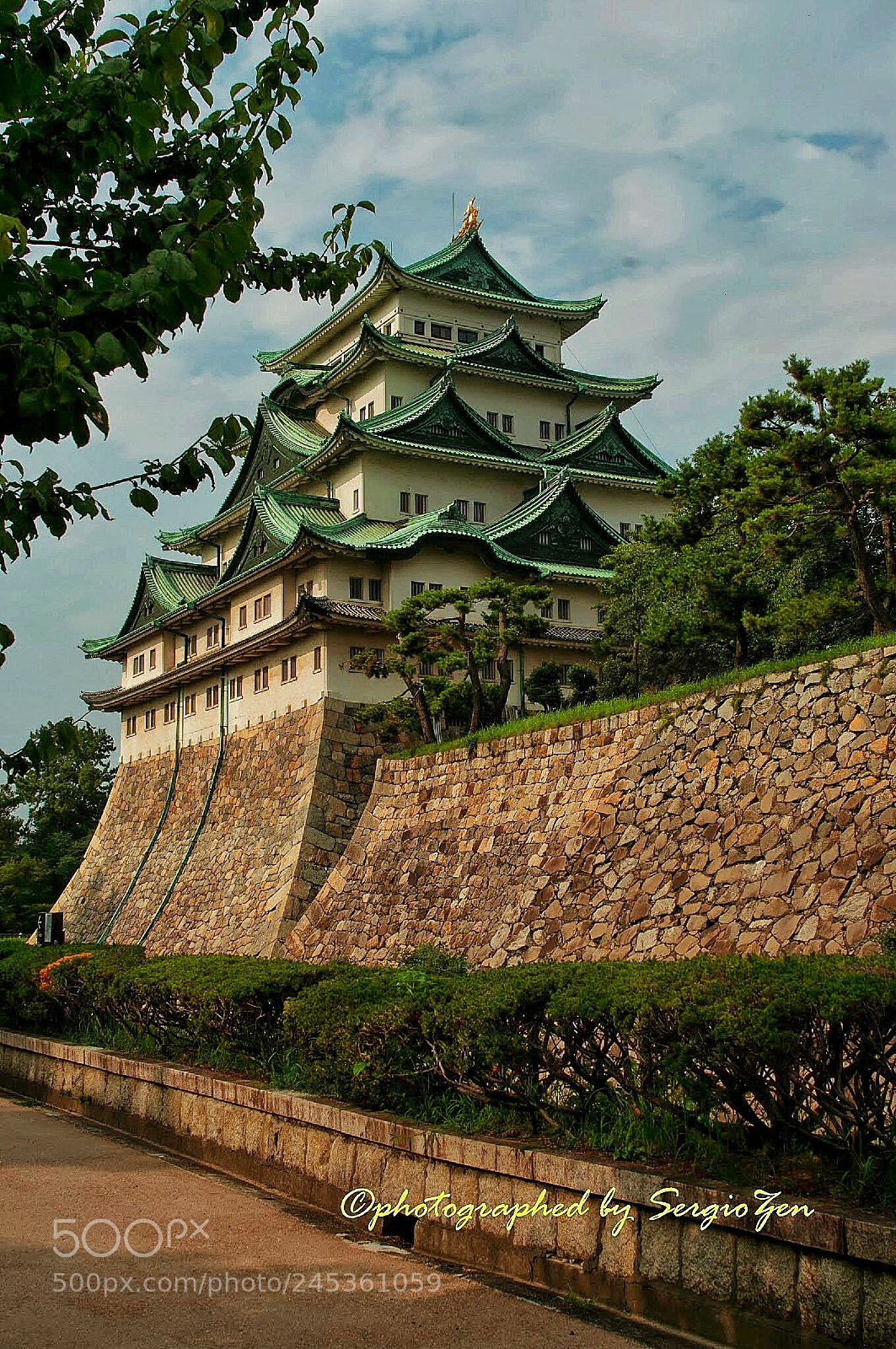 Pentax K20D sample photo. Nagoya castle photography