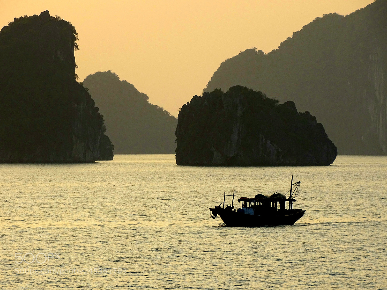 Sony Cyber-shot DSC-HX400V sample photo. Halong bay in vietnam photography