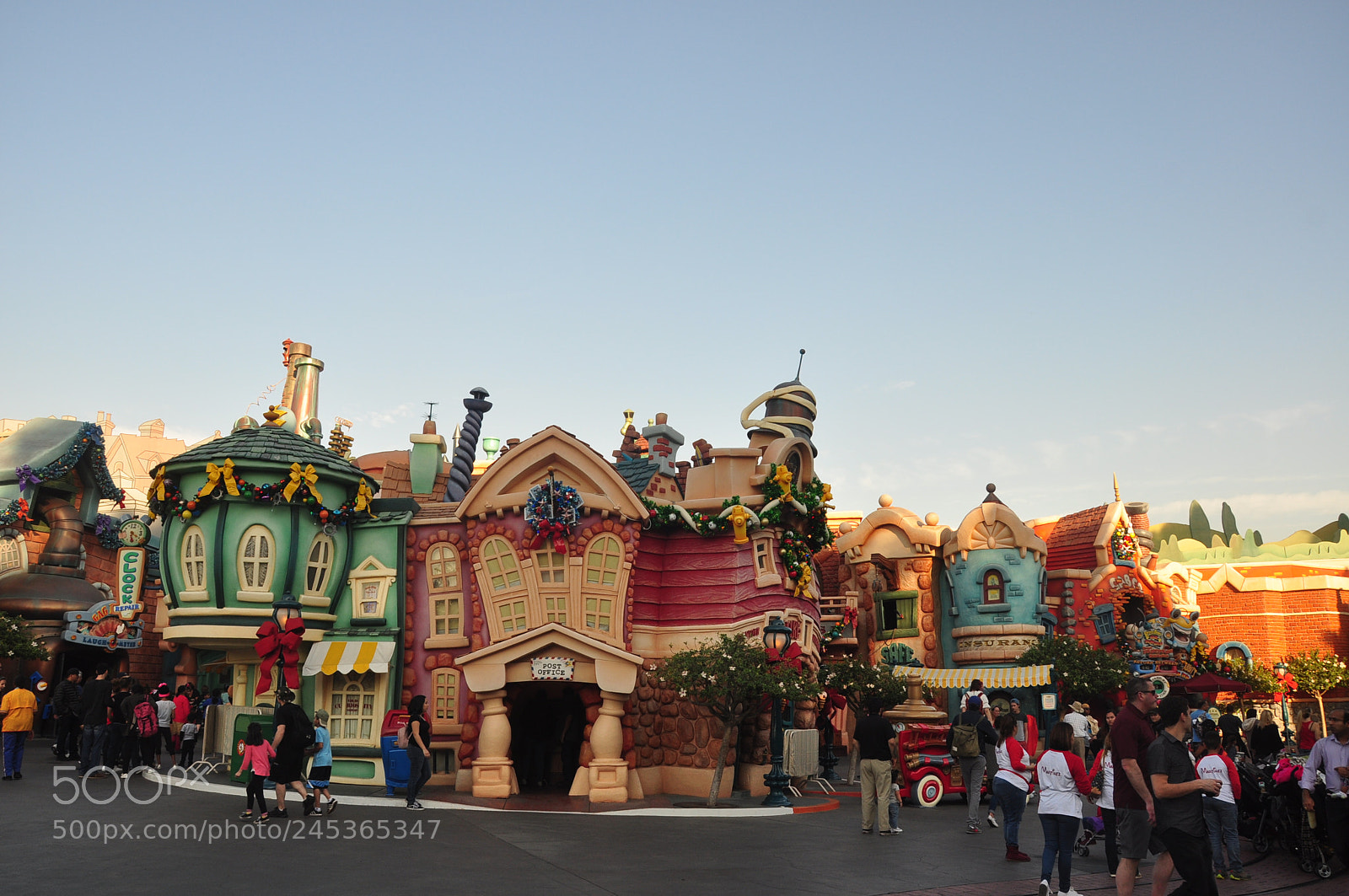 Nikon D90 sample photo. Toon house, disneyland photography