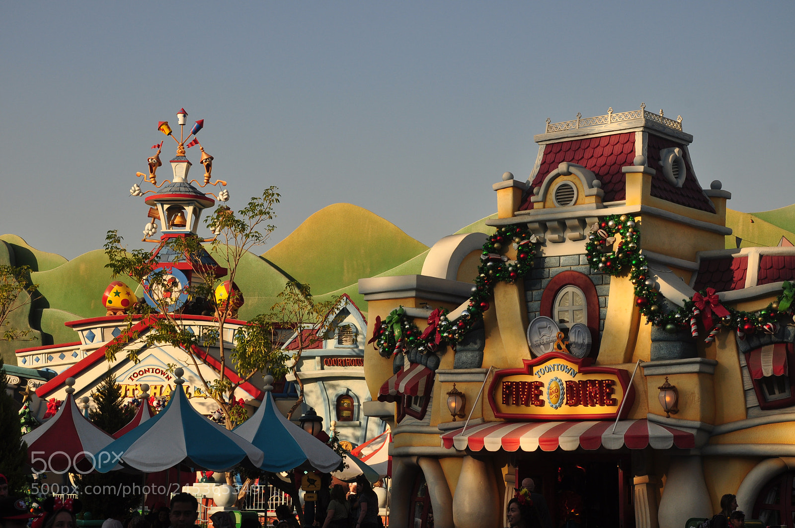 Nikon D90 sample photo. Toon house, disneyland photography
