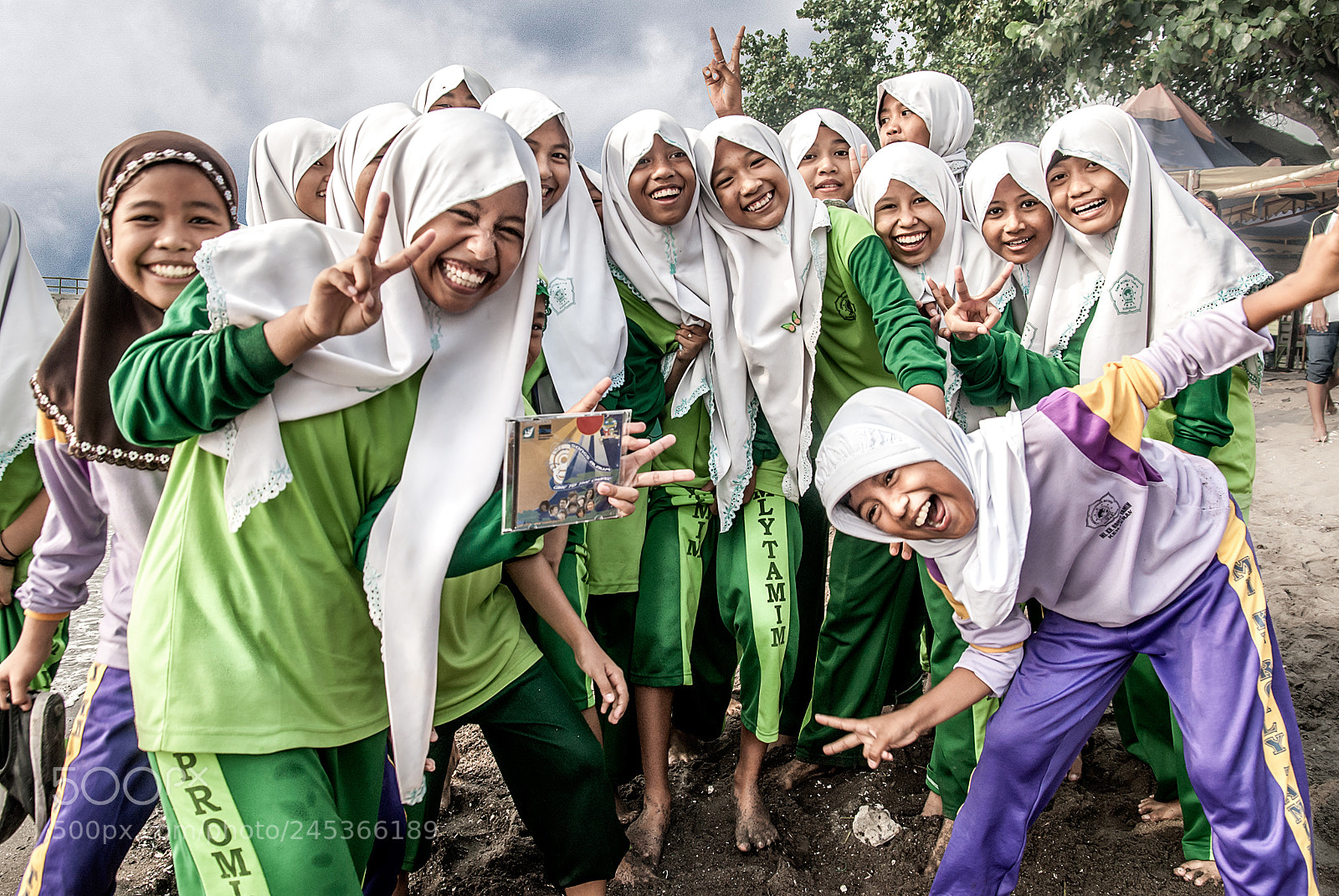 Nikon D200 sample photo. Schoolgirls, surabaya photography
