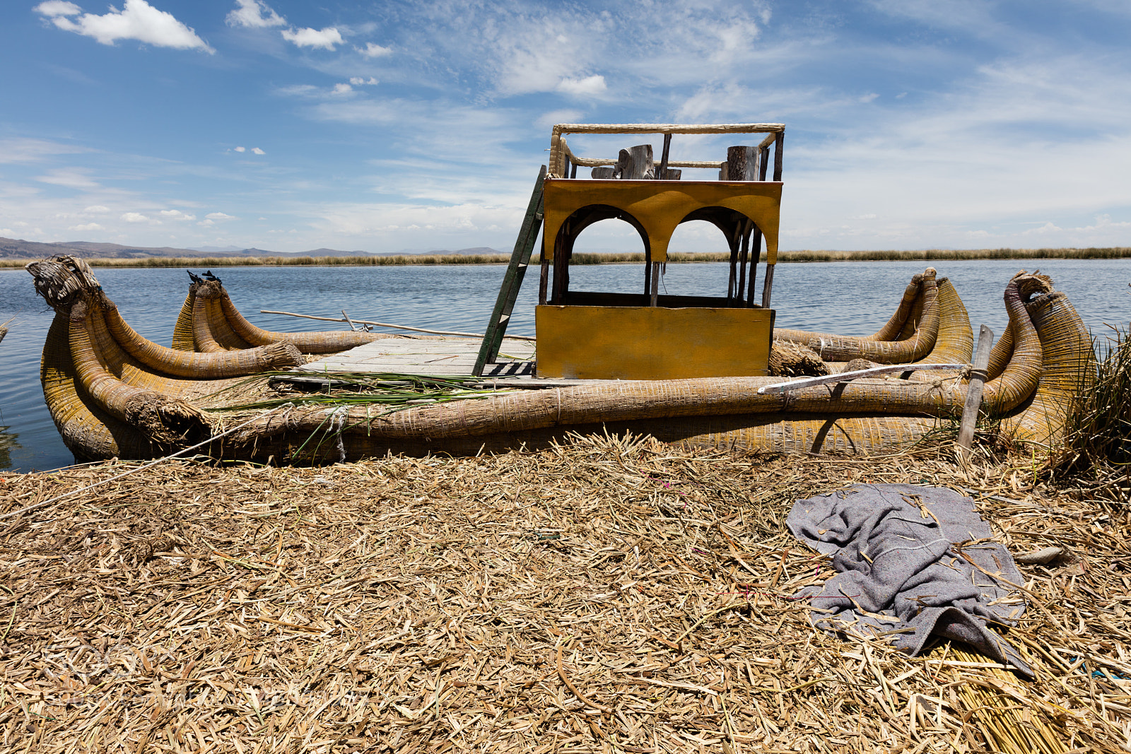 Canon EOS 5DS R sample photo. Boat in the uro photography