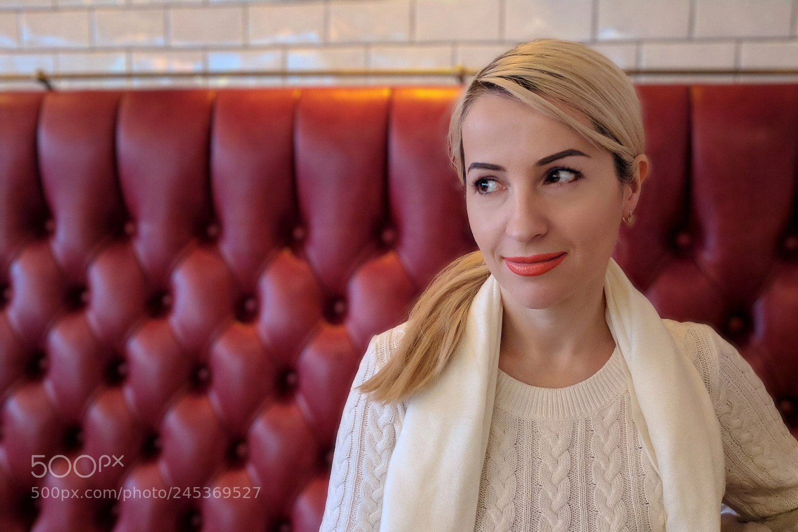 LG Nexus 5X sample photo. Model on a sofa photography