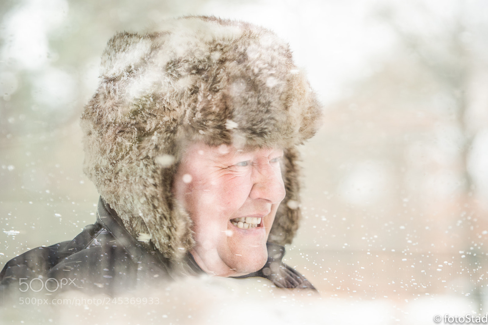 Canon EOS 6D Mark II sample photo. So cold photography