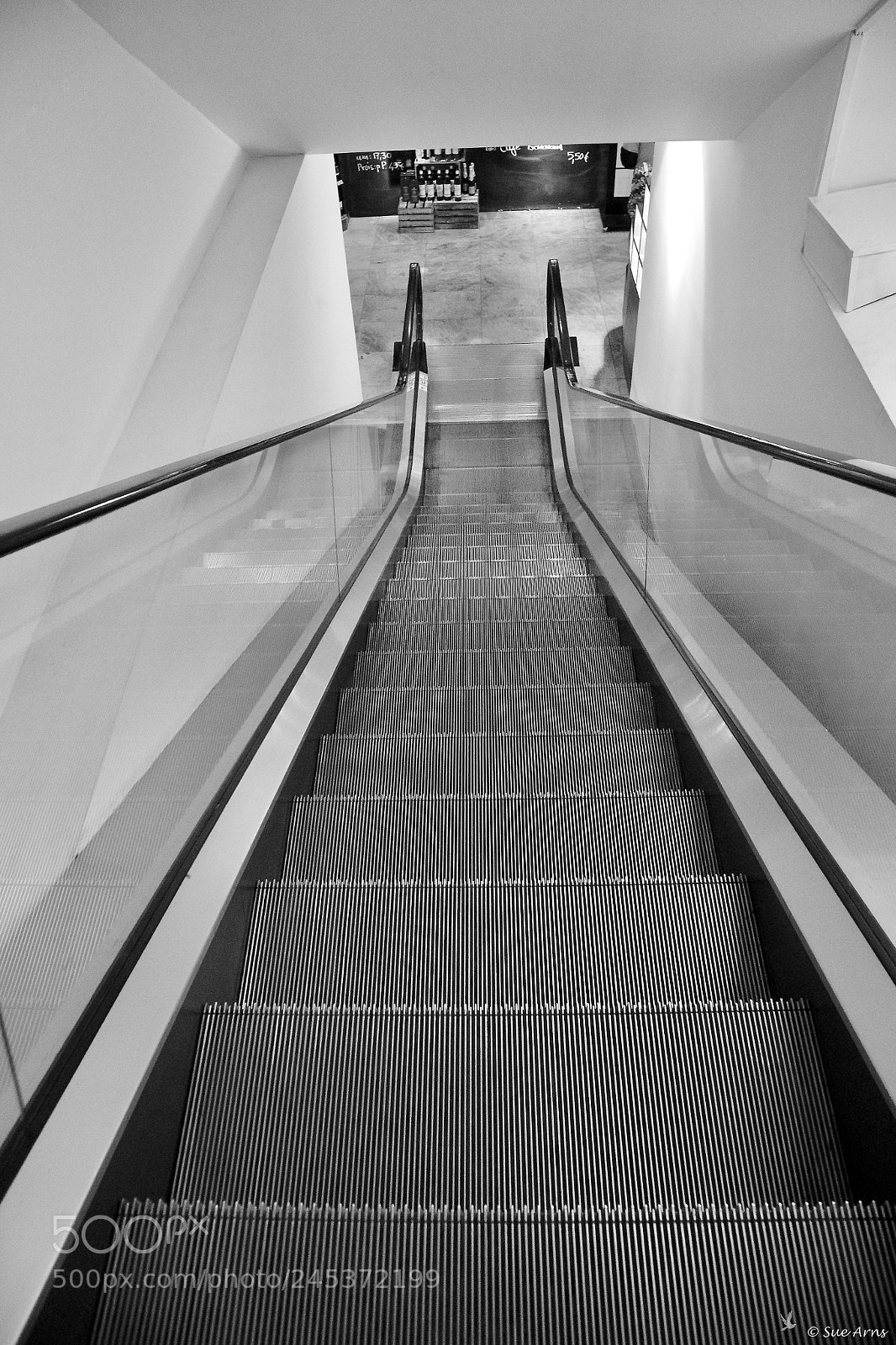 Canon EOS M10 sample photo. Staircase to (wine)heaven photography