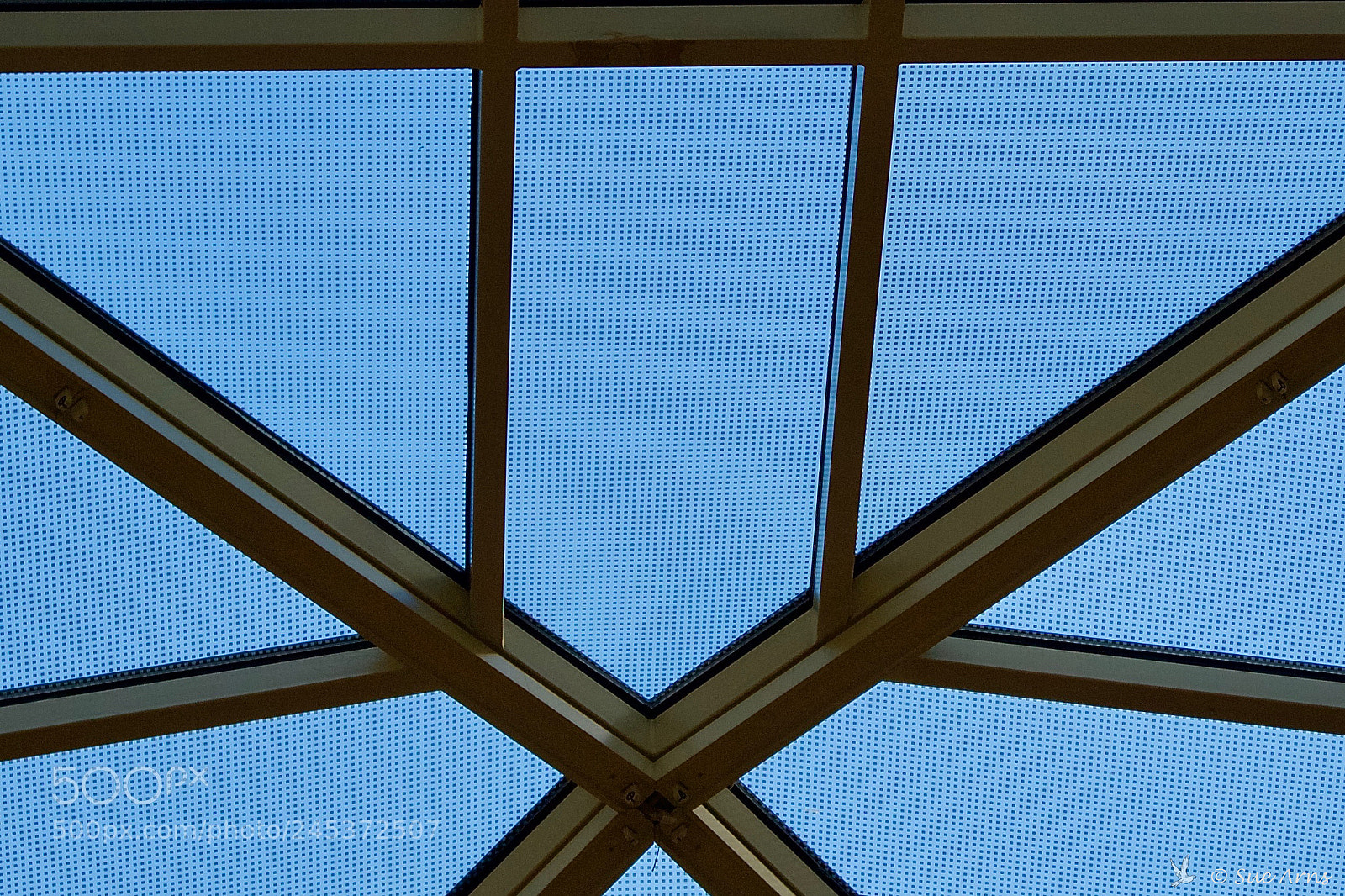 Canon EOS M10 sample photo. Blue sky photography
